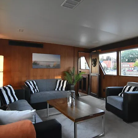 Bådhotel Gaestekabine Auf 22m-motoryacht *